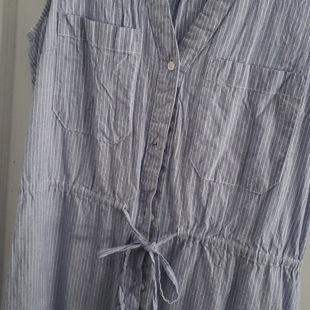 🌷Button-Up Dress🌷 - Picture 3 of 4
